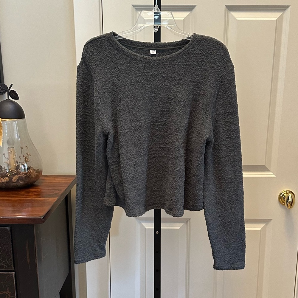 FABLETICS YITTY women’s PET ME LONG SLEEVE CREWNECK TOP